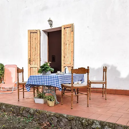 Pet Friendly In With Swimming Pool Holiday home *